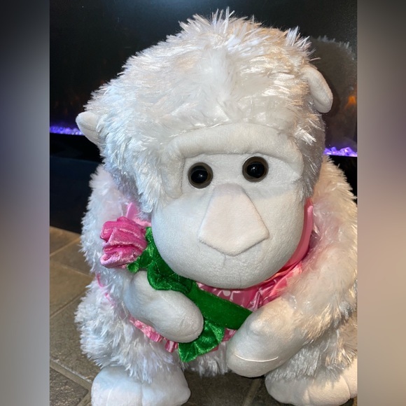 Jiangsu Holly‎ Ape White fuzzy Gorilla plush Pink Rose pink dress heart pattern - Picture 2 of 12